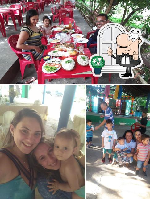 Dê uma olhada a ilustração mostrando exterior e interior no Churrascaria Vale do Poty