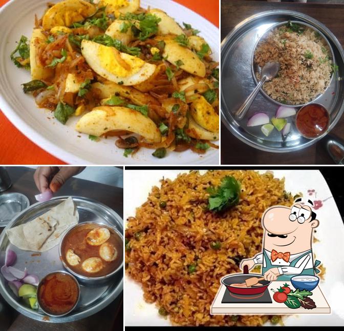 Chicken curry at Prashant Savaji Restaurant