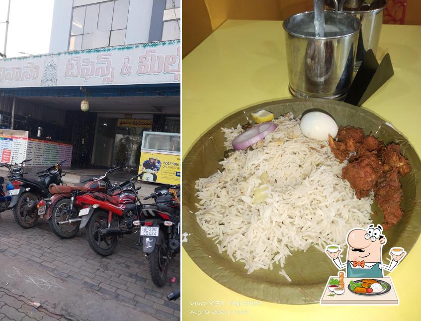 Food at Srinivasa Tiffin Centre