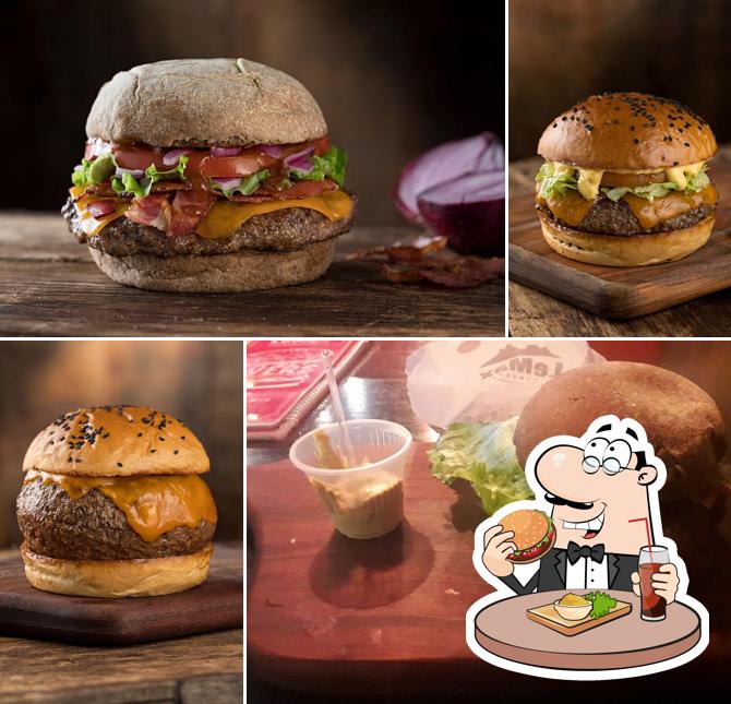 Os hambúrgueres do LeMax Hamburgueria - Abelardo Bueno irão saciar uma variedade de gostos