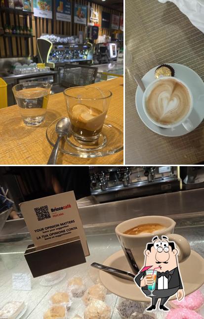 Goditi un drink dal menu