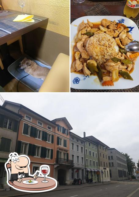 Tra le diverse cose da Sabsin’s Thai Restaurant & Take-Away si possono trovare la cibo e esterno