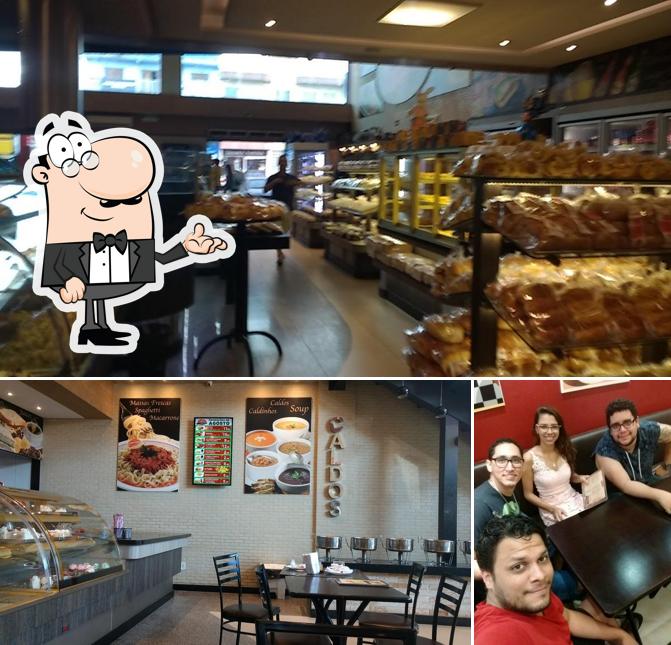 Sente em uma das mesas no Panificadora Padre Cícero