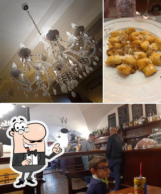 Siediti a un tavolo di Al Mus C'Al Svuale