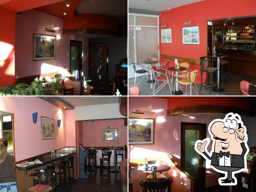 Dai un'occhiata agli interni di Agava caffe bar