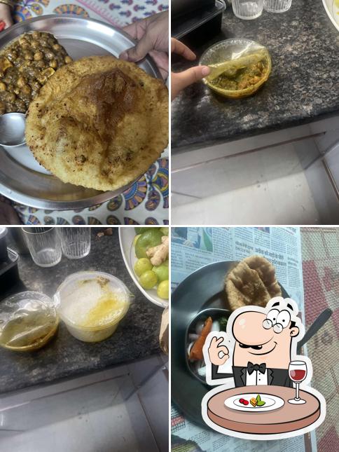 Food at Om Corner Karol Bagh Wale