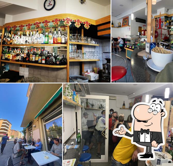 Gli interni di Bar Unità