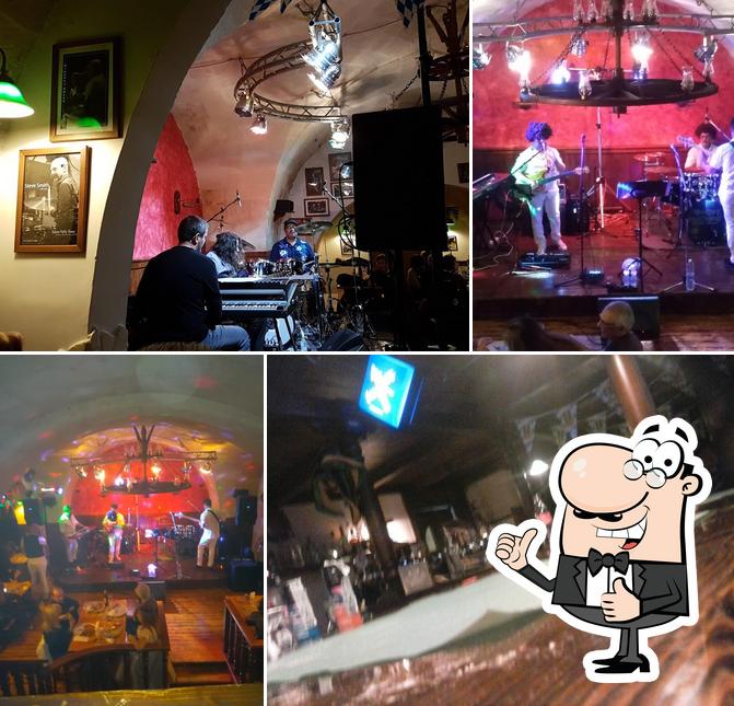 Saloon Public House