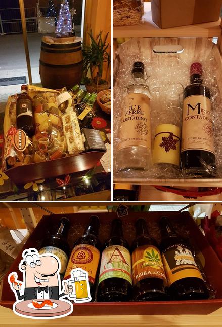 Puoi prenderti un rinfrescante bicchiere di birra chiara o scura