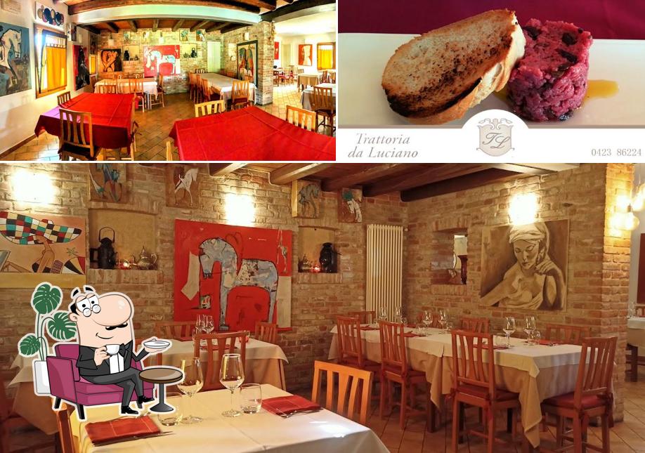Trattoria / braceria Da Luciano si caratterizza per la interni e cibo