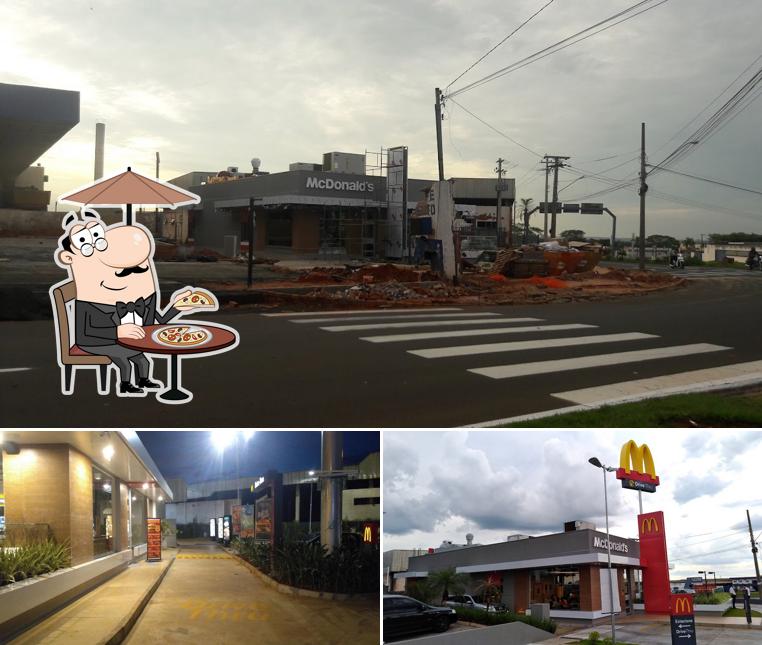Desfrute da vista da área externa do McDonald's