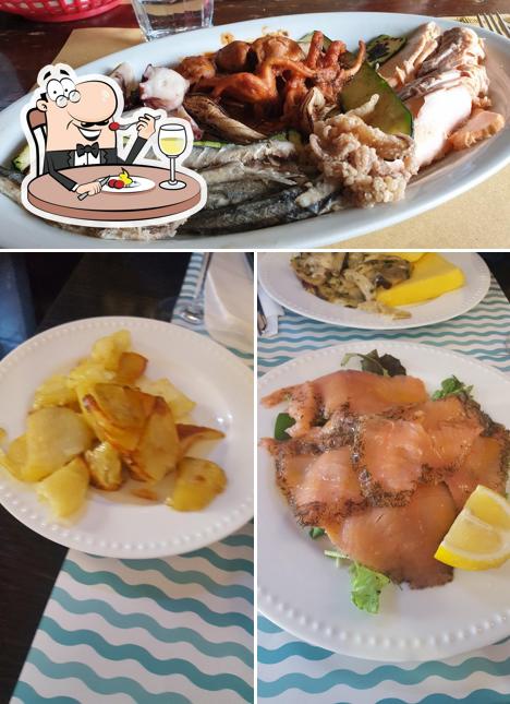 Cibo al EBONY BAR SAS DI BRUNI LEONARDO
