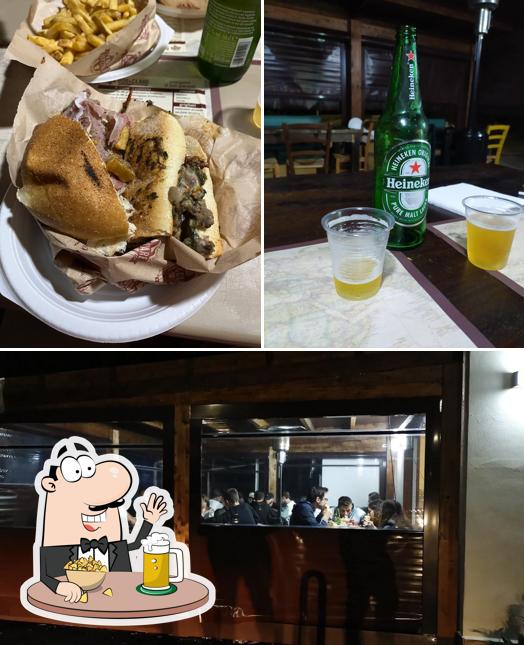 Puoi goderti un rinfrescante bicchiere di birra chiara o scura