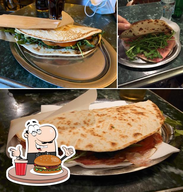 Prova un hamburger a Piadina Bar