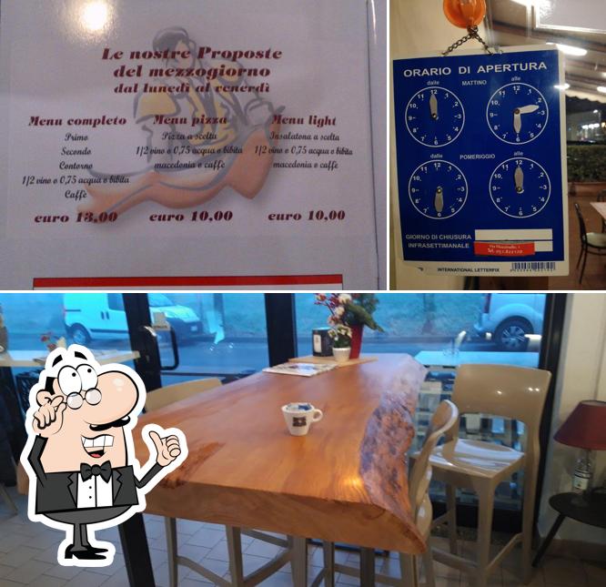 Siediti a un tavolo di Carlo's