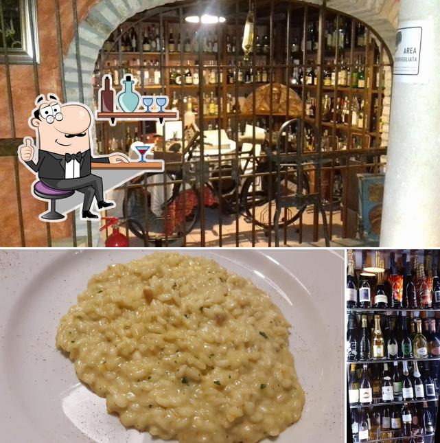 Tra le varie cose da Trattoria La Rosa si possono trovare la interni e cibo
