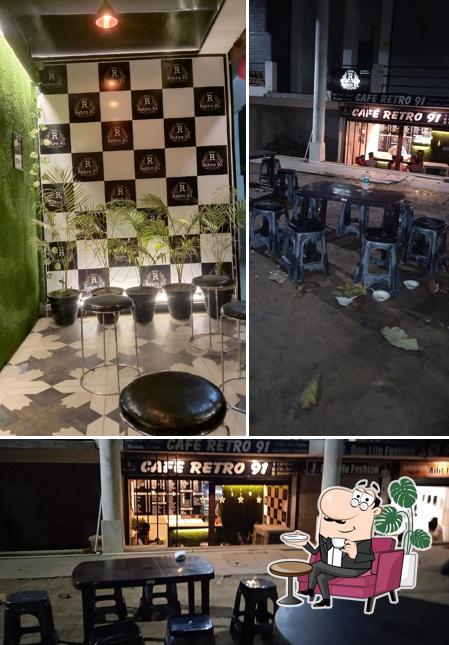 Check out how Cafe Retro 91 looks inside