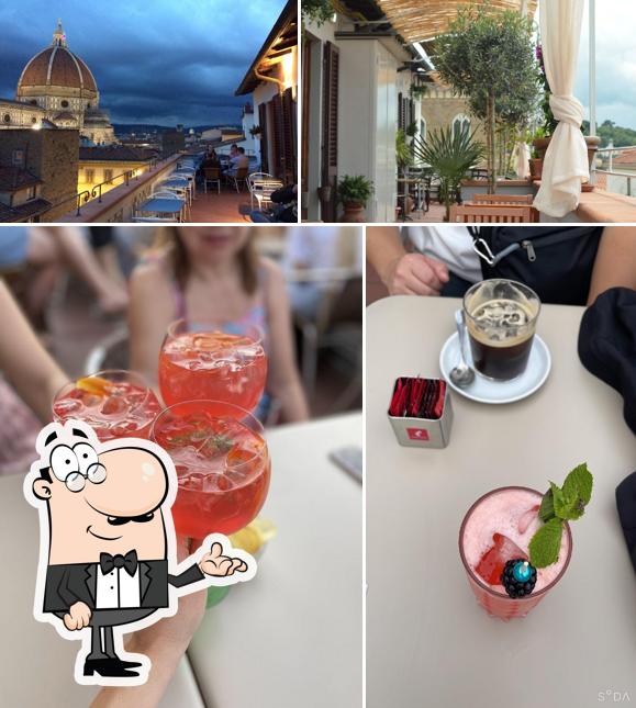 Gli interni di View on Art Rooftop Cocktail Bar