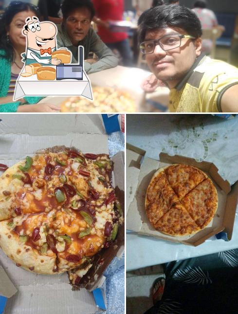 Garlic bread at Domino's Pizza Prem Nagar, Dehradun