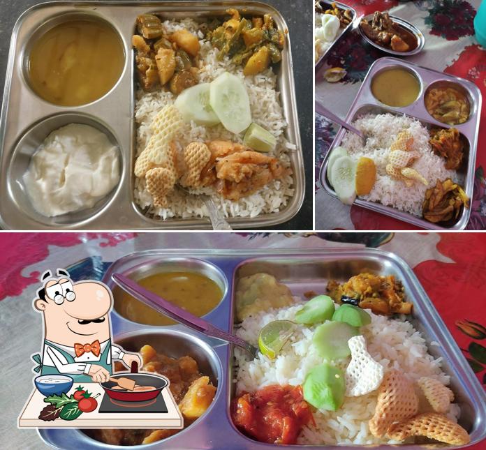 Chicken curry at Sohojogita Hotel, Restaurant & Snacks