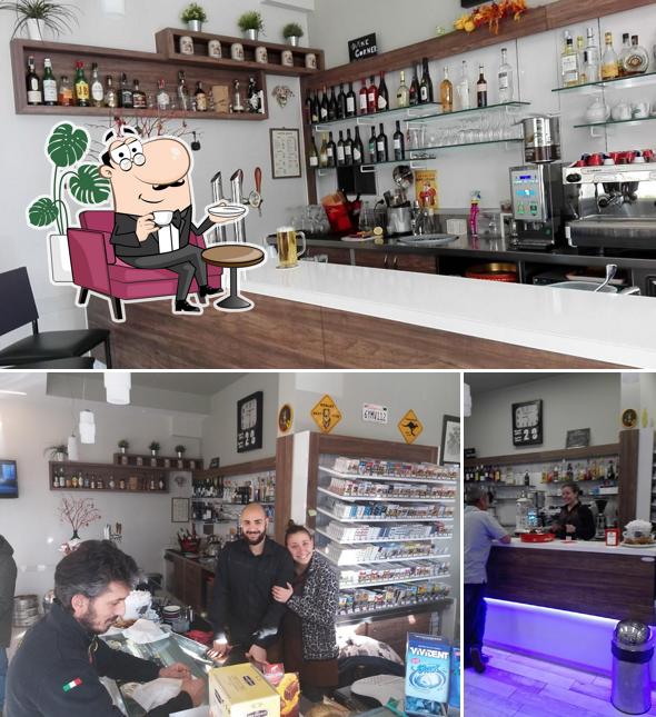 Dai un'occhiata agli interni di Bar Jolly