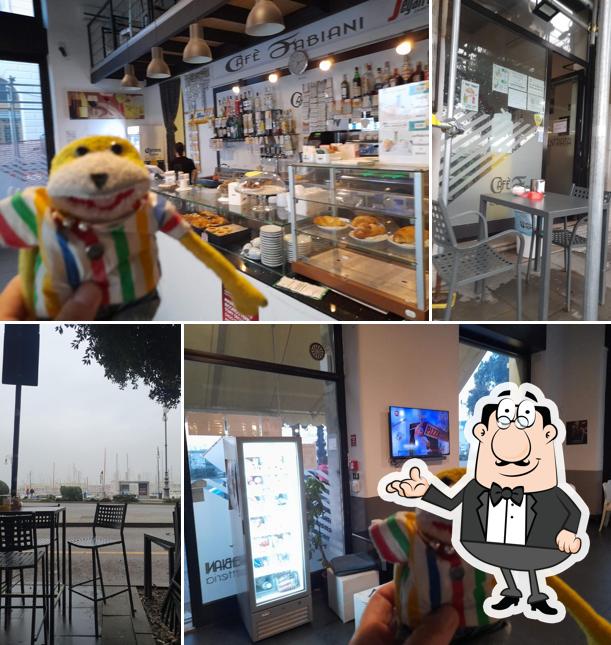 Siediti a un tavolo di BAR CAFFE FABIANI