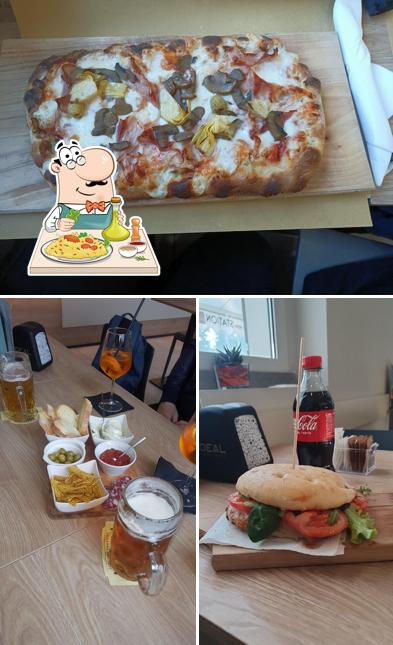 New Station di Barbieri Rosa Maria si caratterizza per la cibo e interni