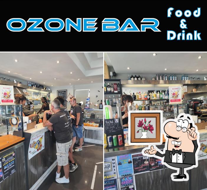 Gli interni di OZONE BAR Food&Drink