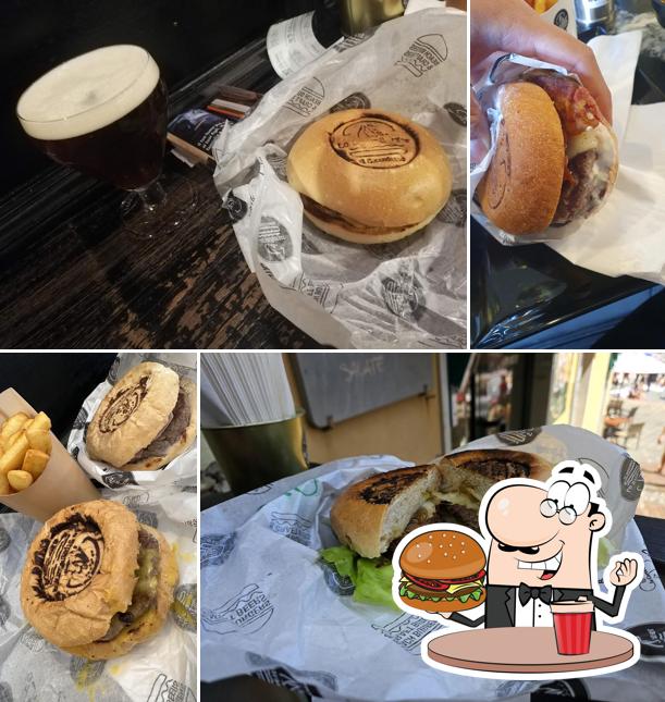 Ordina un hamburger a Lo Stramburger