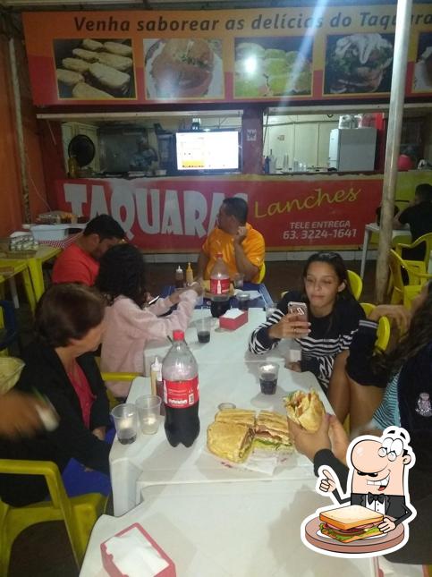 Escolha um sanduíche no Taquaras Lanches