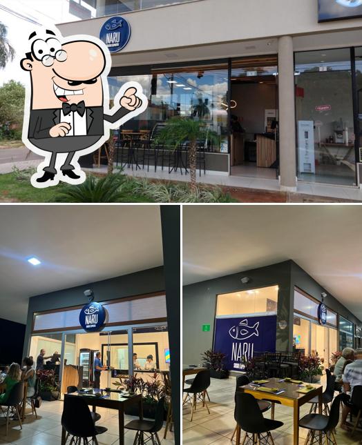 O interior do Naru Sushi Damha