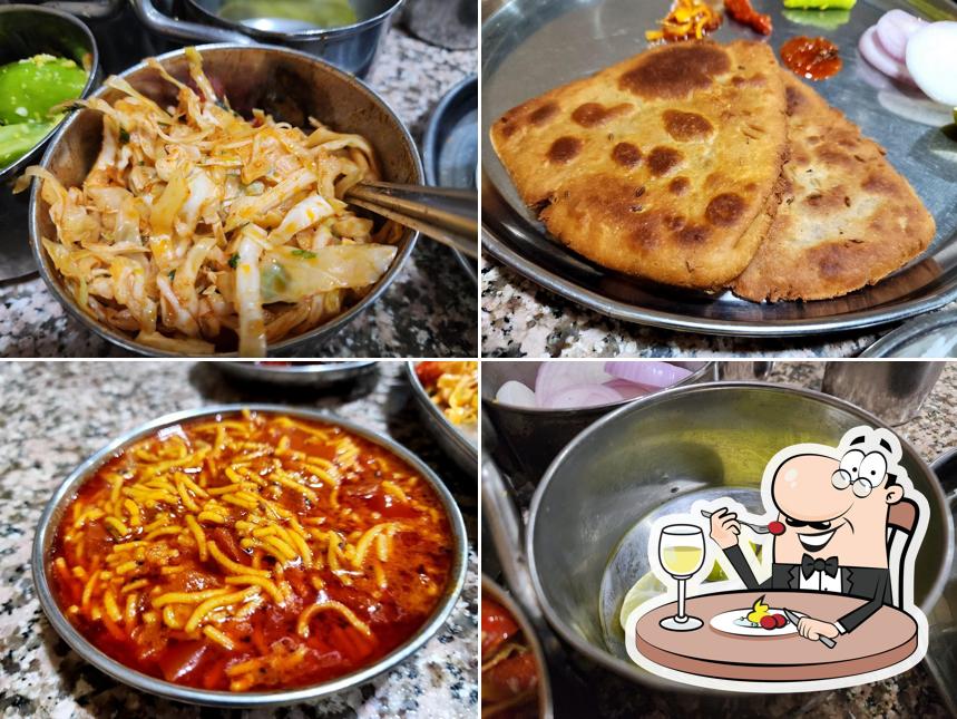 Food at Sureshwar Parotha House
