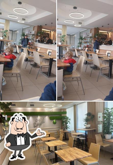 Dai un'occhiata agli interni di Caffè Royal