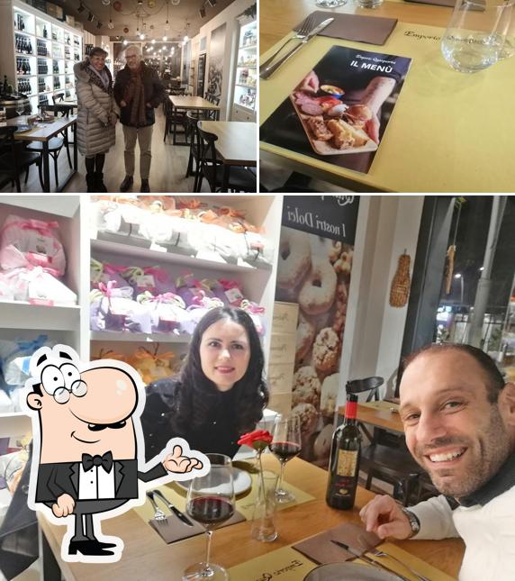 La interni e cibo del ristorante