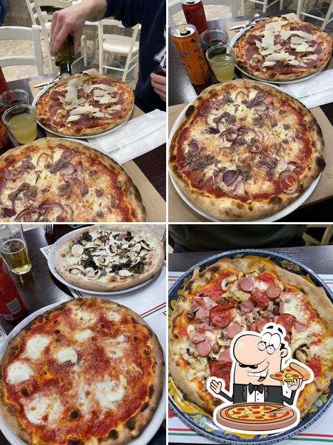 Scegli tra le molte varianti di pizza
