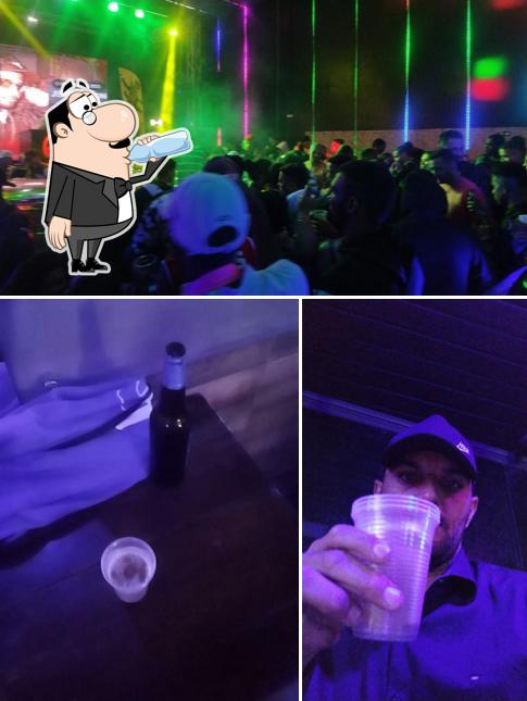A imagem do Geração Bar’s bebida e comida