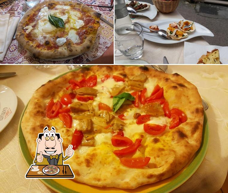 Prenditi una pizza a Ristorante Pizzeria La Pergola