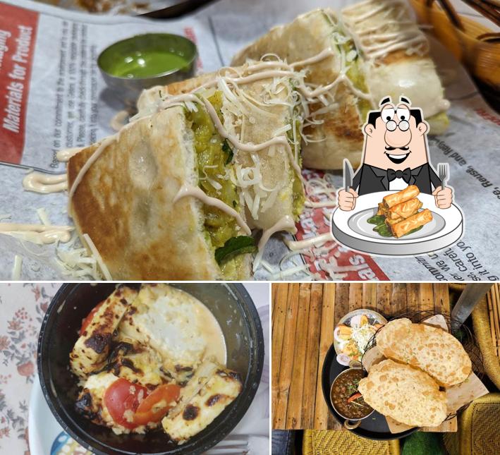 Spring rolls at Makhan Maar Ke