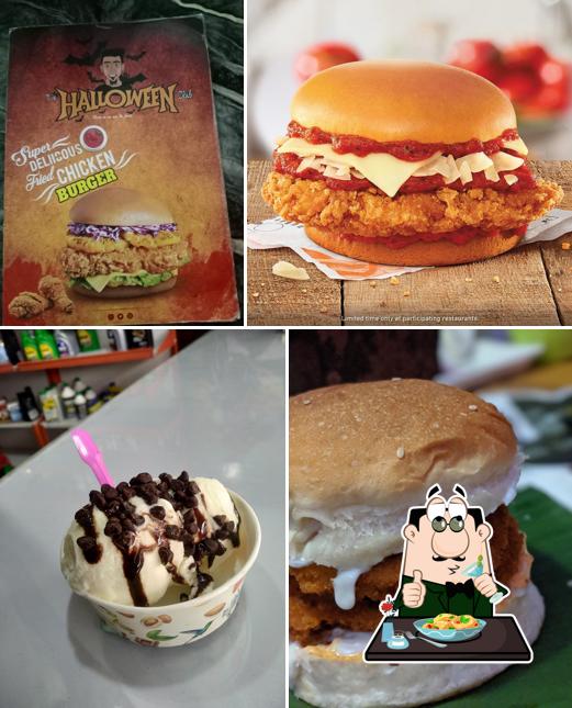 Food at De Halloween Club