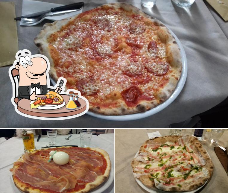 Ordina tra le svariate varianti di pizza