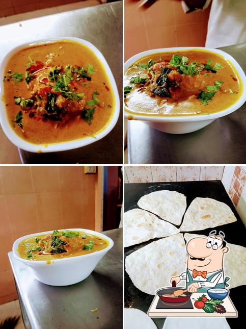 Chicken curry at AL WAHA PARADISE Family Restaurant