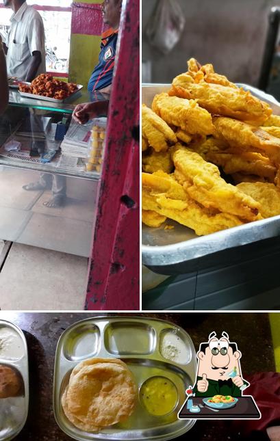 Meals at Dosa Kada (തമിഴരുടെ ദോശ്കകട)