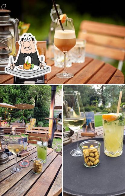 La cibo e interni del ristorante