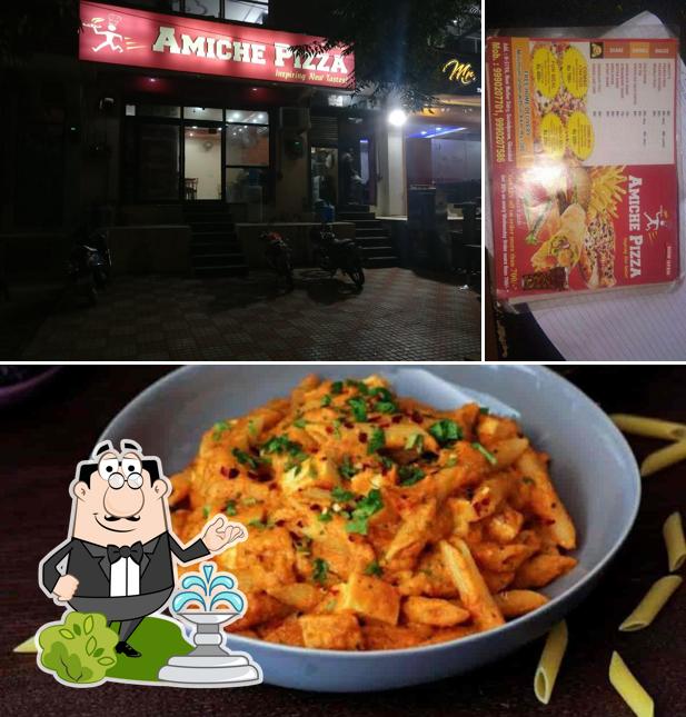 The exterior of AMICHE PIZZA