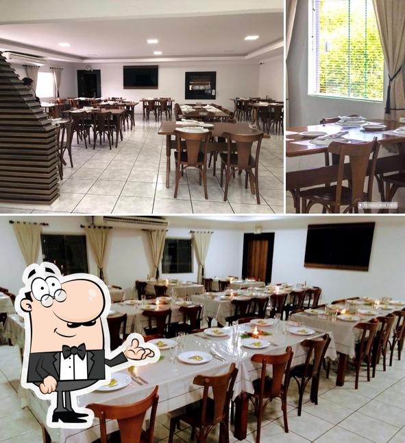 Veja imagens do interior do Churrascaria Pinus