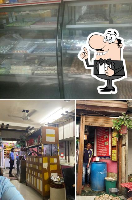 Look at this pic of Ramesh Sandwich Centre