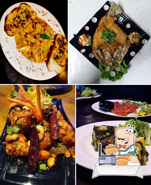 Garlic bread at The 2/7 Lounge