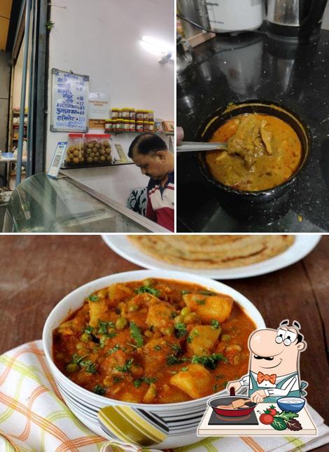 Chicken curry at Ankita Poli Bhaaji Kendra