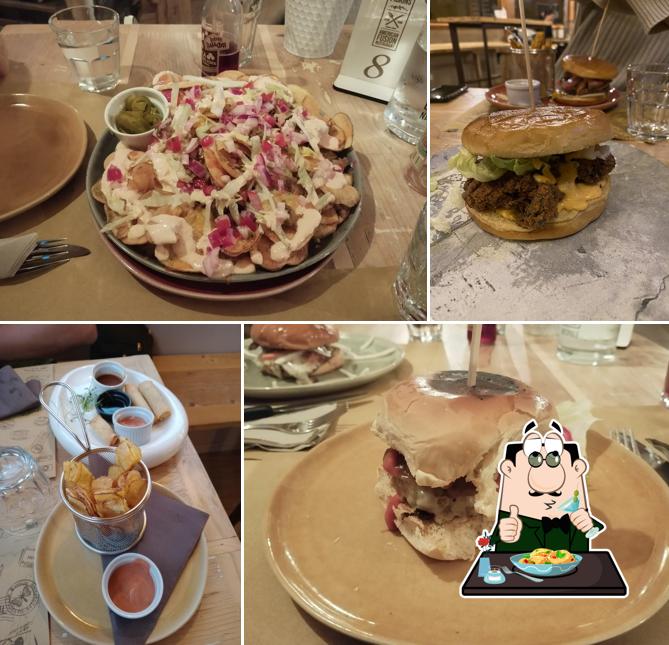 Panino con maiale stirato al Slim Pickins American Fusion Restaurant