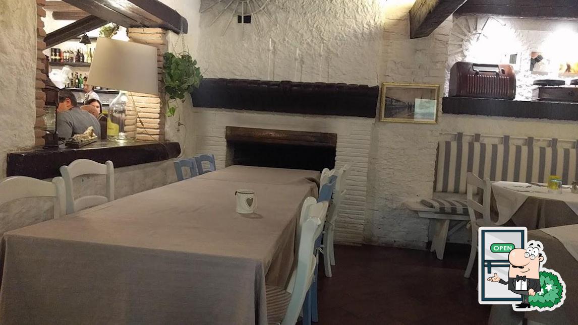 Gli esterni di La Cantina del Porto